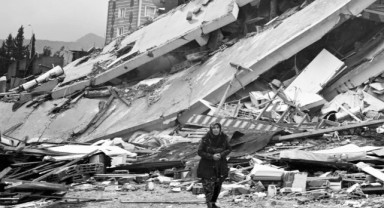 Depremde bilanço ağırlaşıyor: Can kaybı 20 bin 665'e yükseldi