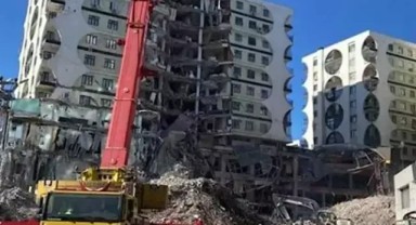 Yaptıkları bina kendilerine mezar oldu