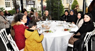 Bornova’da kadınlar kahvaltıda buluştu