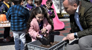 Bornovalı minikler toprağa dokundu