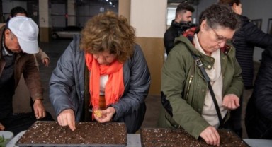 Bornovalılara tohum çimleme eğitimi