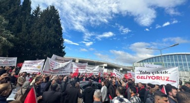 CHP Bayraklı'dan 1000 Kişilik'Lider' çıkartması