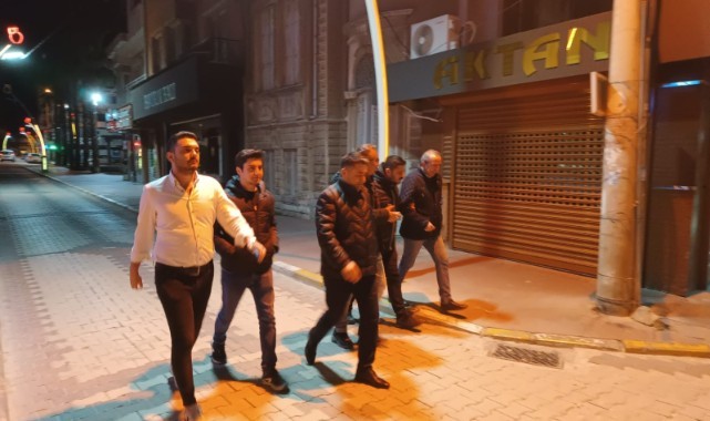 CHP Menemen’den esnafa sahur ziyareti