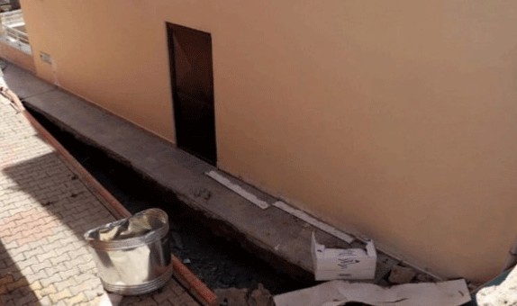 Deprem binanın yönünü değiştirdi