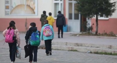 Deprem bölgesindeki 4 ilde bugün ders zili çaldı
