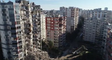 Deprem müteahhidinden savunma: Yalnızca bir kısmı yıkıldı