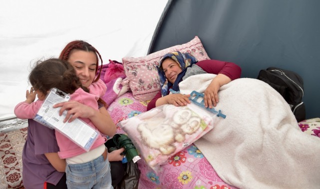 Depremzede aile bebeklerine İzmirli doktorun adını verdi