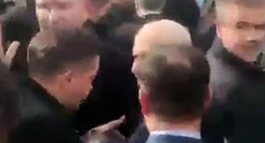 Devlet Bahçeli Elbistan'da depremzedeleri azarladı: 'Dağılın gitsin, indirin şunları'