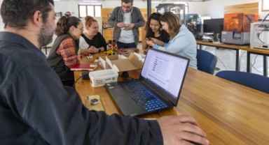 FabrikaLab İzmir’de Robotel üretildi
