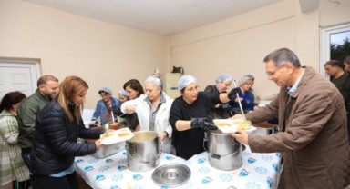 Güzelbahçe Belediyesi konteyner kentte iftar yemeğine başladı!