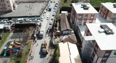 Hiranur Vakfı'nın binasındaki kaçak bölüm yıkıldı!