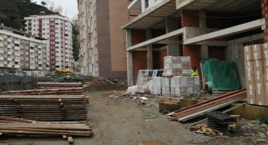 İnşaatın 5. katından düşen işçi ağır yaralandı!