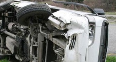 İşçi servisi devrildi: 8 yaralı
