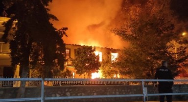 İzmir'de korkutan yangın!