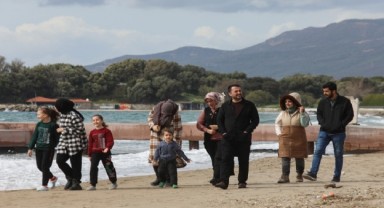 İzmir, depremzedelerin yaralarını sarıyor!