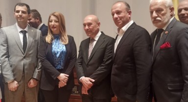İzmir ve Üsküp arasında kardeşlik köprüsü: 'Bugün bizim bayramımız'