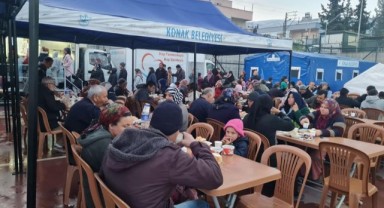 Konak’tan çadır kentte ilk iftar!
