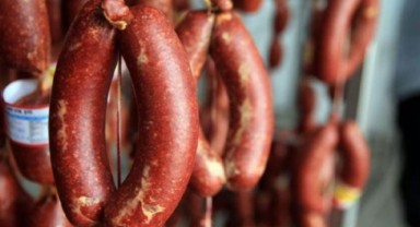 Market denetiminde şok detay: Sucuk yerine ot yediriyorlar!