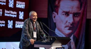 Sırrı Süreyya Önder'den Soyer'e övgü: 'Gücü görünenin çok ötesinde bir başlangıç yaptı'