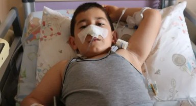 7 yaşındaki çocuk mıknatıslı toplar yuttu: Bağırsağı delindi!