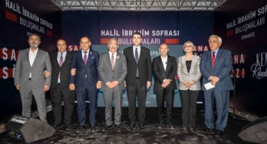 Başkan Soyer Osmaniye'de bayram programını sürdürüyor