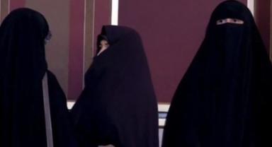 Başörtüsü takmayana eğitim yok!