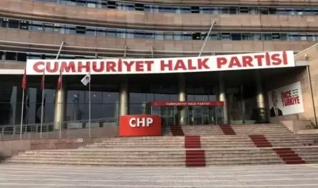 CHP'de Milletvekili Listesi Mesaisi: CHP Parti Meclisi Toplantısı 00.00'a ertelendi!