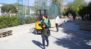 Efes Selçuk'ta çalışmalar sürüyor, Cumhuriyet mahallesinde yollar yenileniyor!