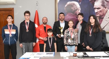 Foça Belediyespor Kulübü Taekwondo Şubesi başarılarıyla Foça’yı gururlandırıyor.