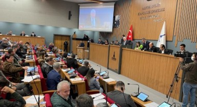 İzmir Büyükşehir Belediye Meclisi'nde 'Otel tartışması'