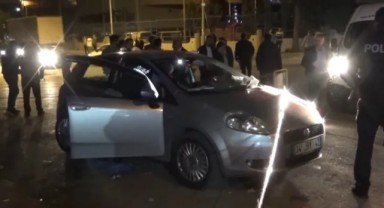 İzmir'de 15 yaşındaki sürücünün karıştığı kaza anı kameraya yansıdı!