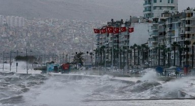 İzmir'e fırtına ve kuvvetli yağış uyarısı...
