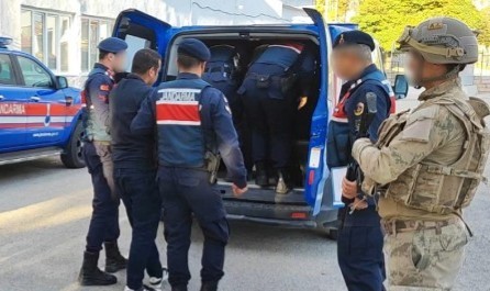 İzmir ve Manisa'da eş zamanlı baskınlar!