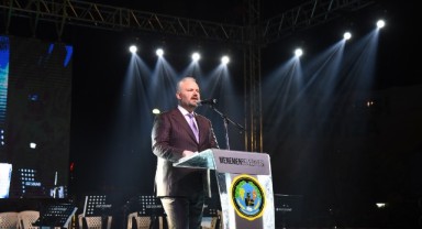 Menemenlilere Kadir Gecesi’nde dev iftar sofrası!
