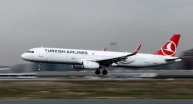 Motoruna kuş çarpan THY uçağı Kayseri’ye acil iniş yaptı!