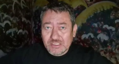 Nerede olduğu bilinmiyordu: Gözaltına alınan gazeteci Serdar Akinan, İstanbul'a getiriliyor