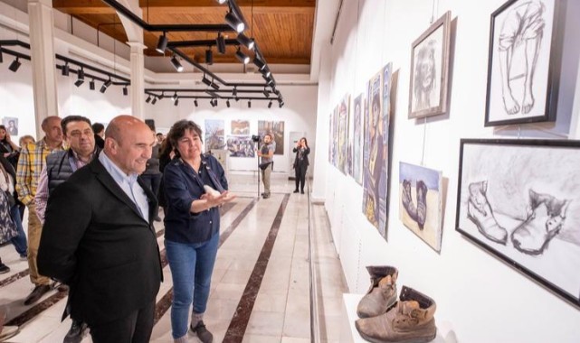 Sanatçı Akşit’in “Kadıköy’den İzmir’e-Mahallede İnsan” sergisi açıldı