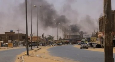 Sudan'da darbe girişimi: Ordu birçok noktayı bombaladı!