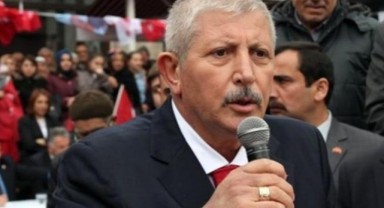 Valiye 'yavşak' diyen belediye başkanı MHP'den aday oldu