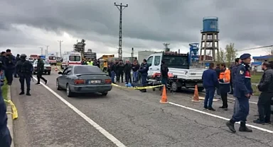 Yol çalışması yapan işçilere araç çarptı: 3 ölü, 1 yaralı!