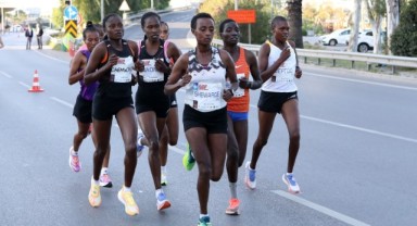 Atletizm dünyasının gözü Maraton İzmir’deydi