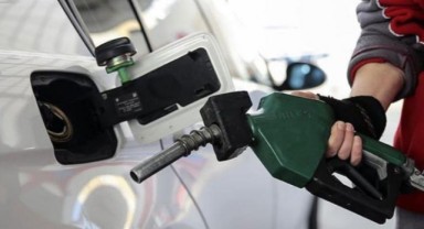 Benzine zam geldi