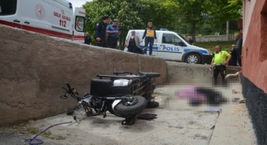 Elektrikli bisiklet devrildi... Yaşlı adam can verdi!