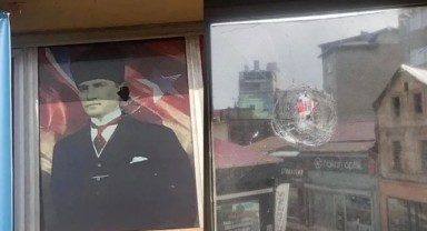 Giresun'da CHP binasını taşladılar