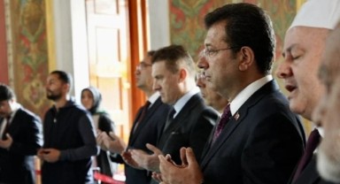 İmamoğlu, Fatih Sultan Mehmet’in türbesinde dua etti