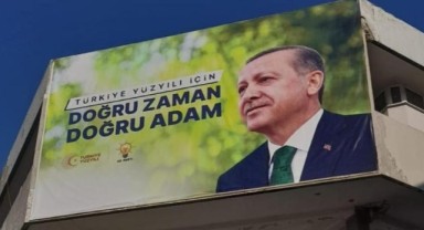İzmir'de kamu kurumuna ait binaya Erdoğan posteri asıldı