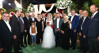 İzmir protokolü bu düğünde buluştu!