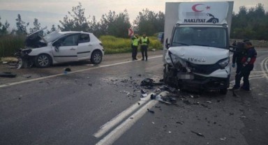 Otomobil ile kamyonet çarpıştı: 1 ölü, 3 yaralı
