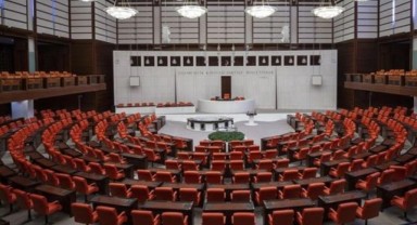 TBMM'de ilk mesai: Yemin töreni