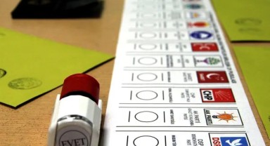 Türkiye sandık başında: Yurt genelinde oy verme işlemi başladı